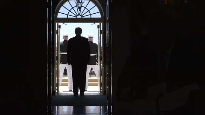 ドナルド・トランプのインスタグラム：「AMERICA NEEDS STRENGTH NOW—MORE THAN EVER!」