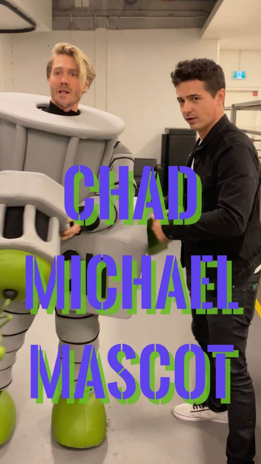 チャド・マイケル・マーレイのインスタグラム：「ICYMI: @halcon_scificon got wild this year! 🤖#halcon2023 #Halifax #NovaScotia #CMM #ChadMichaelMurray」