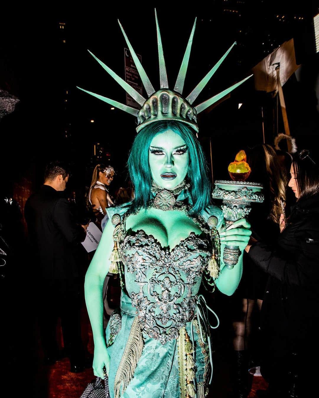 New York Times Fashionさんのインスタグラム写真 - (New York Times FashionInstagram)「At Heidi Klum’s annual Halloween party on Tuesday at the nightclub Marquee in the Chelsea neighborhood of Manhattan, guests mixed and mingled in costume.   Outside, Klum revealed her highly anticipated costume: a giant human peacock constructed with the help of 10 Cirque du Soleil acrobats. Inside, the club, filled with about 500 guests, was decorated for the holiday, with fun house mirrors lining the entryway and cobwebs draped from the ceiling. Across the room, the costumes were elaborate.  Do you have a favorite look? Let us know in the comments, and see more at the link in our bio. Photos by @kristaschlueter」11月2日 4時45分 - nytstyle
