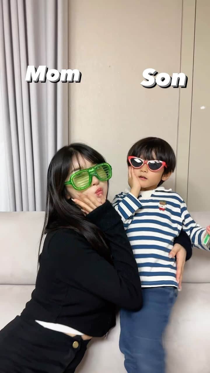 ゆかのインスタグラム：「Happy November💖💖💖 . . . #reels #reelsviral #dance #mommy #mommyandson #family #trend #explore #댄스 #엄마와아들 #ダンス #ママと息子」