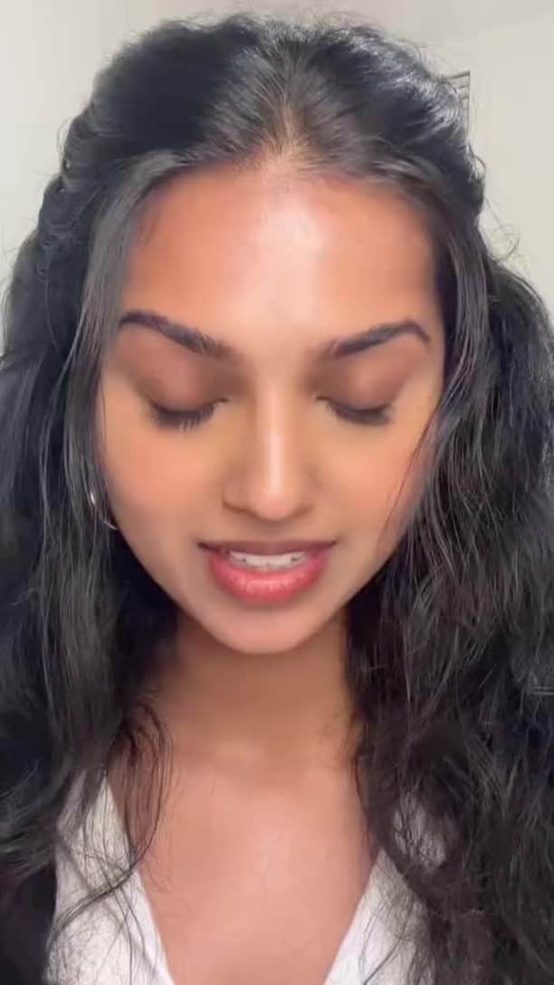 the Balmのインスタグラム：「#repost Consider this your PSA to cancel that brow appointment 😉 Let’s do brows with @suhana_jag featuring the Furrowcious! brow pencil 🔥  @thebalm #thebalm #eyebrowtutorial #brows #beauty」