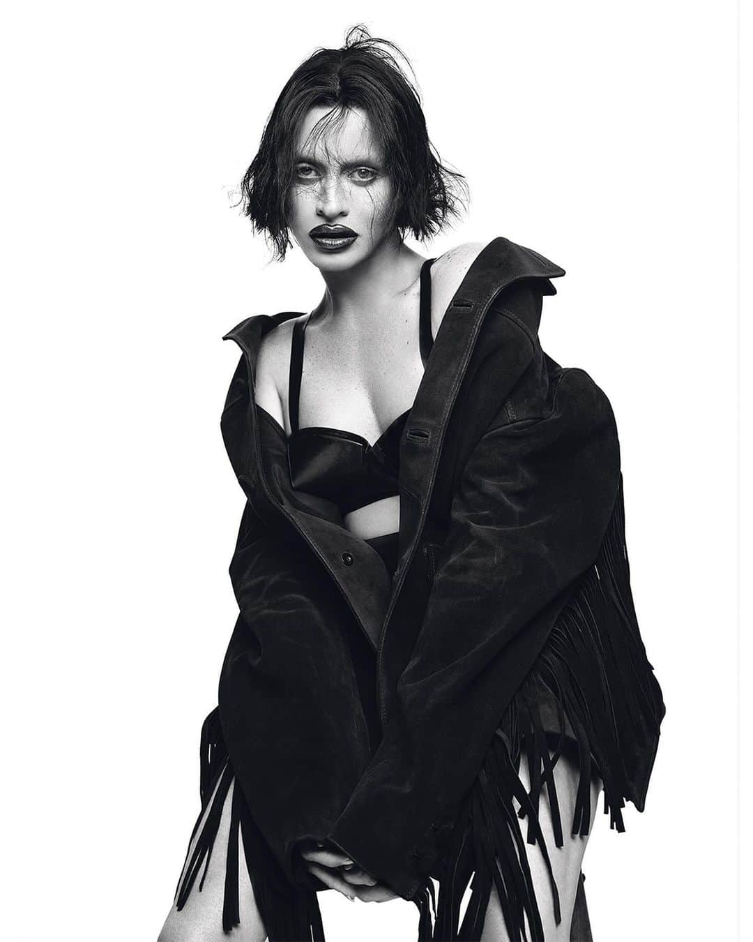 i-Dのインスタグラム：「“My transness, my womanness, is particular to me, but my drag is about the art,” says i-D cover star @sashacolby. “Drag is the reason I get up. Drag is my therapist. It’s the longest relationship I’ve ever had.”  The most recent winner of 'Drag Race' kikis with Raul Lopez about Hawaiian queens, rhinestoned hammers and discovering her transness through fashion.  Read the full story at the link in bio.  [The New Wave Issue, No.373, Fall/Winter 2023] . . . In conversation with @raulzepol Text @mahoroseward Photography @willyvanderperre Fashion #OlivierRizzo Editor-in-Chief @alastairmckimm Creative Director @jonnylu Editorial Director @oliviajsinger Hair @louisghewy  at MA+ Talent using Oribe Make-up @prestonmakeup Nail Technician @chloeunguyen Lighting Director Romain Dubus Digital Technician @henricoutant Photography Assistance @yvesmourtada and Pierre Senechal Fashion Assistance Niccolo Torelli,@kevingr.sjean and Jeremie Chegrain. Tailor Simone Torpenn Hair Assistance @sofien.hair and esthermorenostudio Producer to Willy Vanderperre Lotte Mostert Production @onethirtyeightproductions Executive Producer @simonmalivindi Producer Ashleigh Hayward Production Coordinator Davia Cardi Production Assistance @benjamin_vasseur_guerrero and @thesarahbailey1 Casting Director @samuel_ellis for @dmcasting Special thanks to Stéphane Virlogeux.」