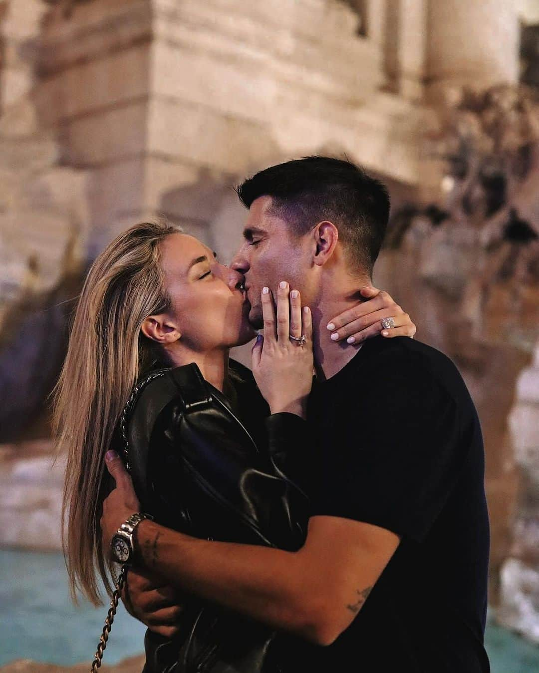 アルバロ・モラタのインスタグラム：「Con l’amore della mia vita alla fontana di Trevi in un giorno molto speciale ❤️」