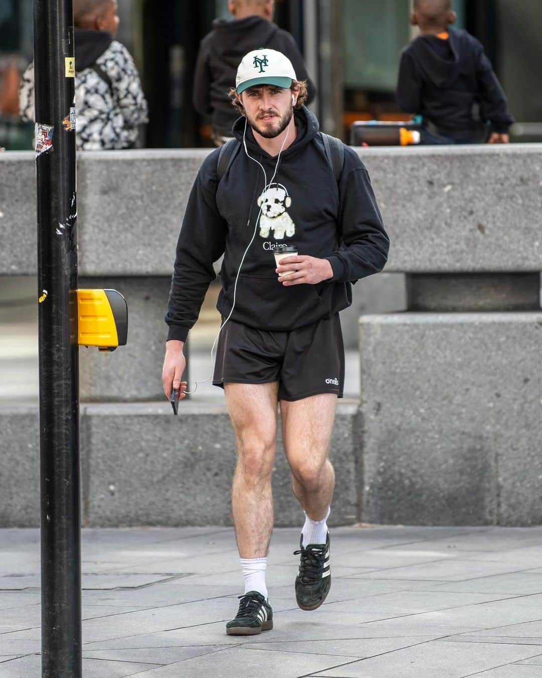 GQのインスタグラム：「​​Babe, wake up: new Paul Mescal in short shorts and a Clairo hoodie just dropped.   Since his big Hollywood breakthrough in the 2020 series “Normal People,” the Irish actor has solidified himself as the King of internet boyfriend style—and King of short shorts. Get the full fit breakdown at the link in bio.」