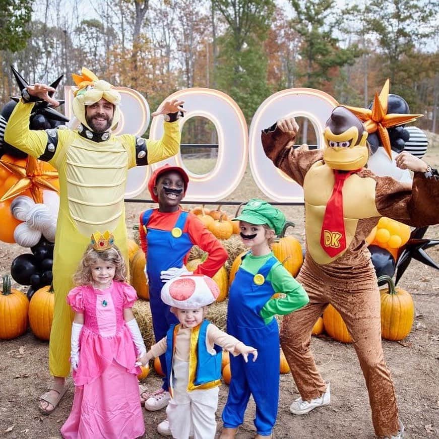 People Magazineのインスタグラム：「Halloween got a whole lot cuter with these celebrity kids costumes! 🎃 | 📷: Instagram, Getty」