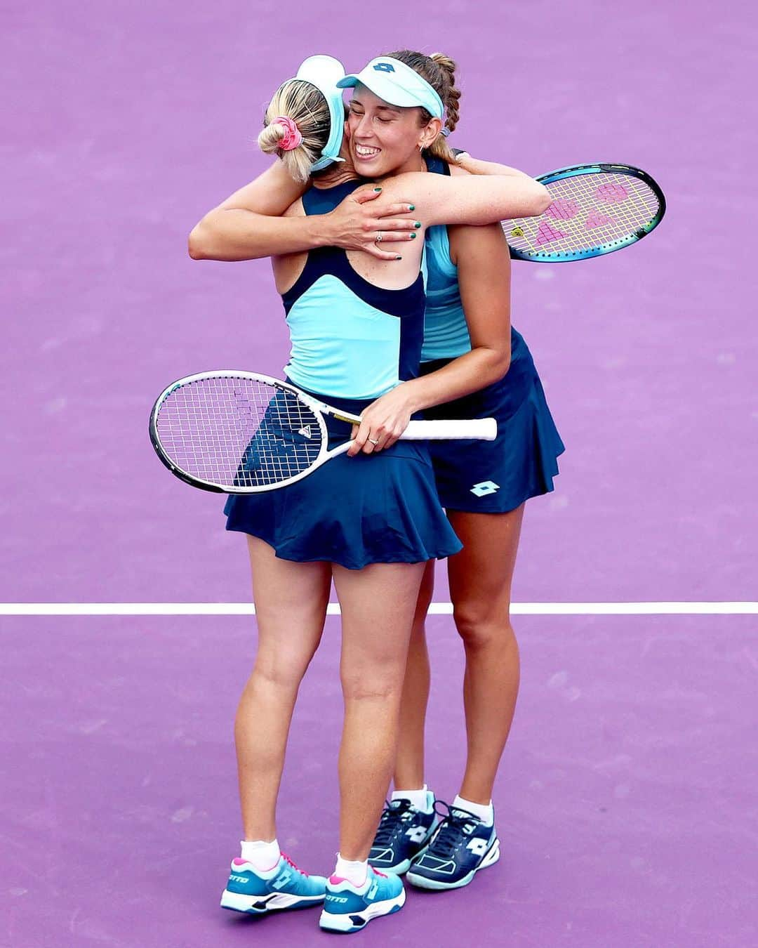 エリーゼ・メルテンスのインスタグラム：「Consistently consistent 👌   Storm Hunter & Elise Mertens defeat Melichar-Martinez/Perez 7-5, 6-4 and are now 2-0 in the Maya Ka'an Group.   #WTAFinals #GNPSegurosWTAFinalsCancun」