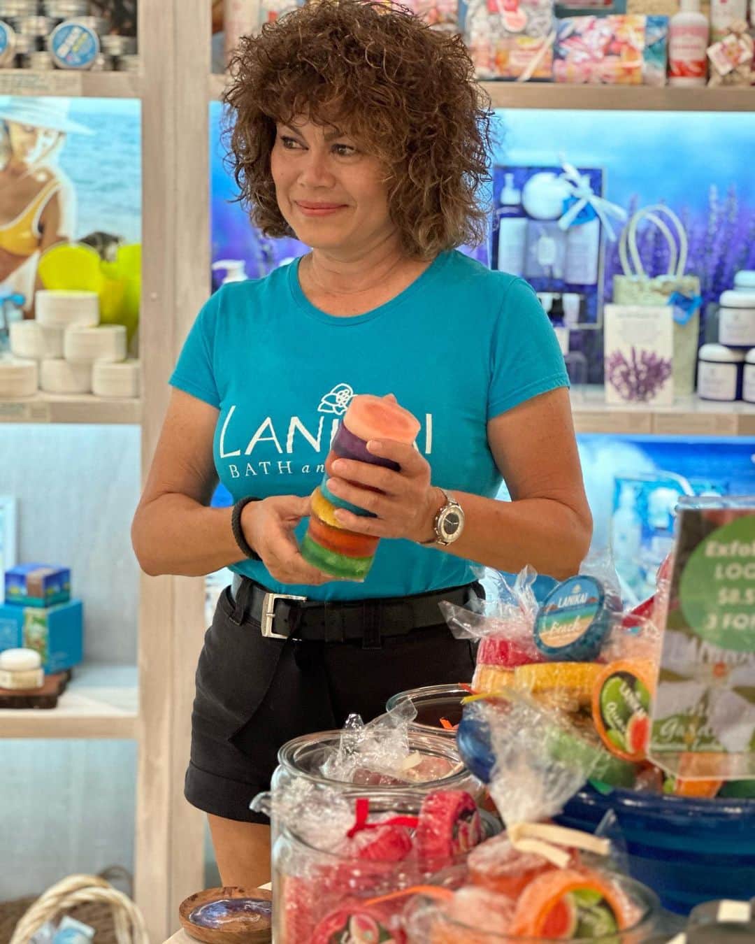 Lanikai Bath and Bodyのインスタグラム：「In the shop today taking some pics with Yvette. Yvette oversees our production and makes sure everything turns out perfectly. And thanks Jojo at #snapwhatyoulove for always capturing great photos for us.」