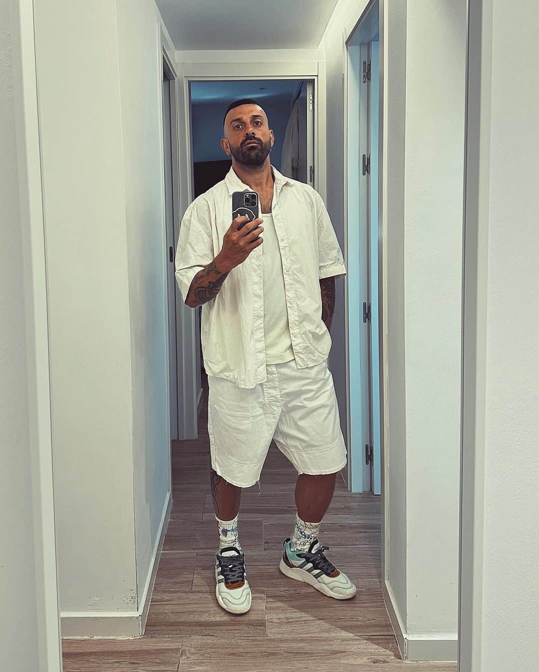 Giuseppe Pepeのインスタグラム：「→ SMMR-RECAP 05/1023: Part of the weekend never dies 🩳🌊🌞🖼️🔊 ✶ ↓ ✶ ↓ ✶Sending double check for the outfit approve ✶LIAM 10yrs OFF Sonar at Monasterio in Bcn, with a loooot of friends and a good reason for celebrated ✶Recharging energies and magic sunsets over there ✶Art, creativity and color expressions  ✶That magic place named “The Kave” with your favorite selector and a bunch of good friends ✶My partner in crime from almost XX years ✶A typical Saturday night at my 2nd home @hiibizaofficial  ✶Disconnection ✶Formentera vibes ✶Re/union」