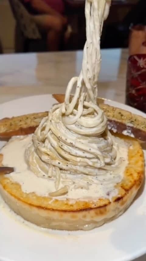 Cosmopolitanのインスタグラム：「I will pretty much eat anything if it’s served in a cheese pinwheel. #BestBiteEver  📍 @giadavegas」