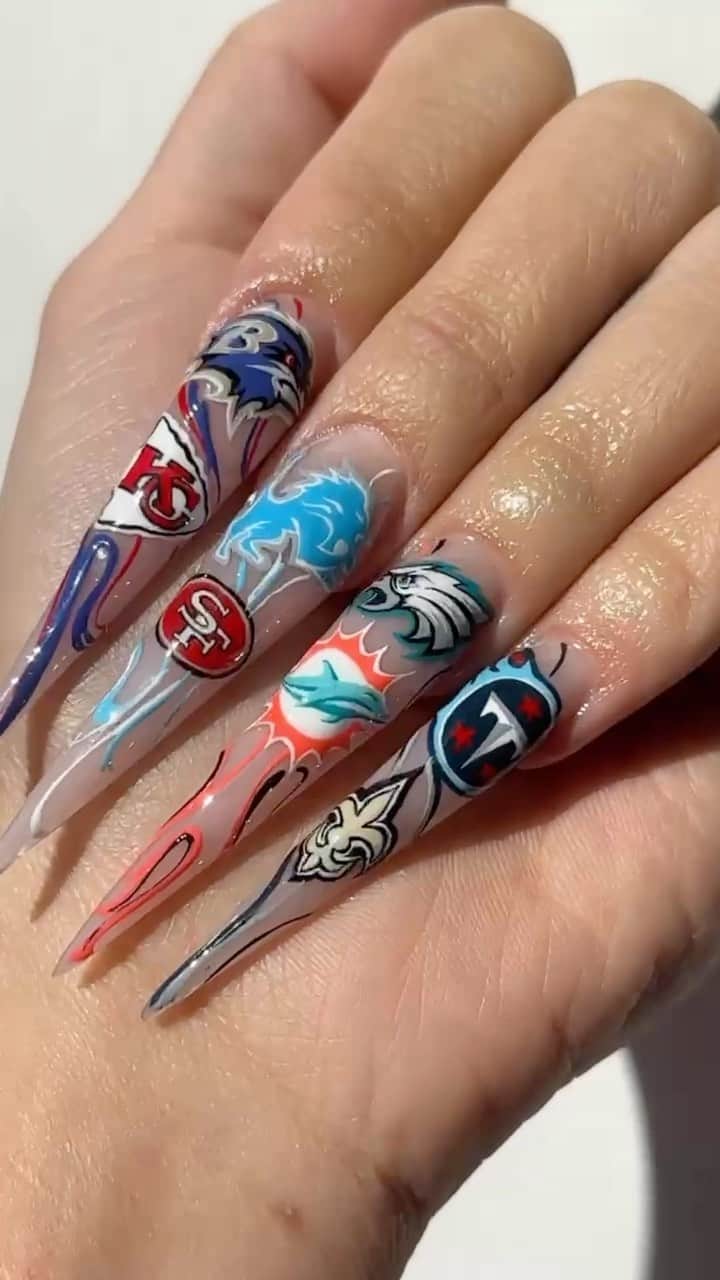 のインスタグラム：「it’s giving NFL Sunday Ticket.  don’t miss the rest of the ‘23 season. NFL Sunday Ticket now starts at $174. 💅」