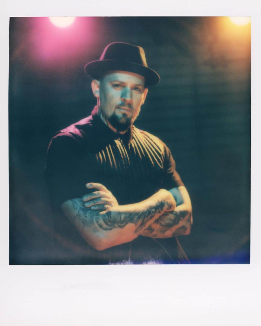 ジョエル・マッデンのインスタグラム：「Back at it for his sophomore season ➡️ our host, @joelmadden 🎸 #InkMaster」