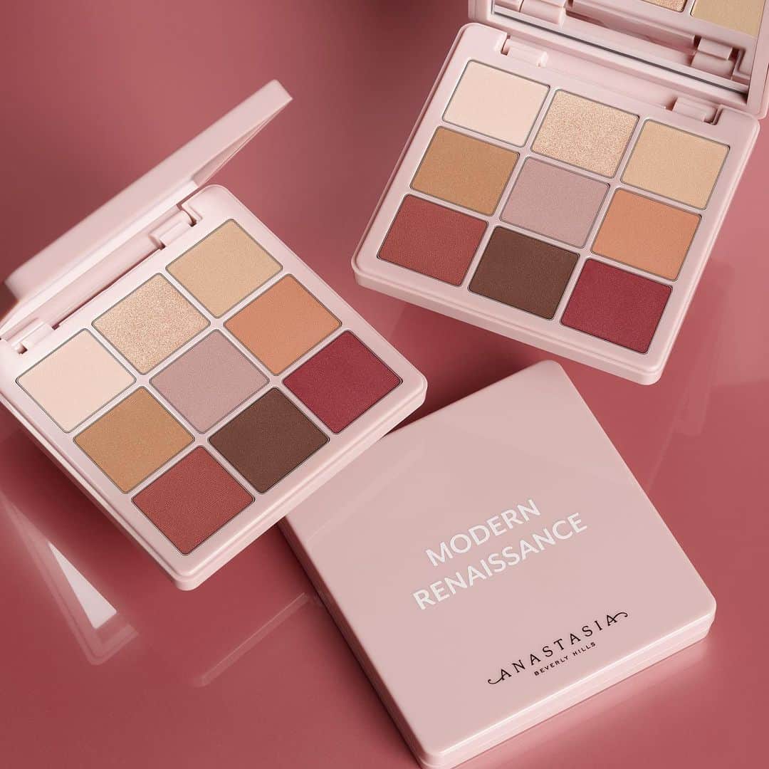 Anastasia Beverly Hillsさんのインスタグラム写真 - (Anastasia Beverly HillsInstagram)「The perfect palette for all of your #berrymakeup needs 💖 Grab Modern Renaissance Mini Eyeshadow Palette now at @sephora and use the code TIMETOSAVE for extra savings! 💫  #AnastasiaBeverlyHills #sephorasavingsevent」11月2日 6時05分 - anastasiabeverlyhills