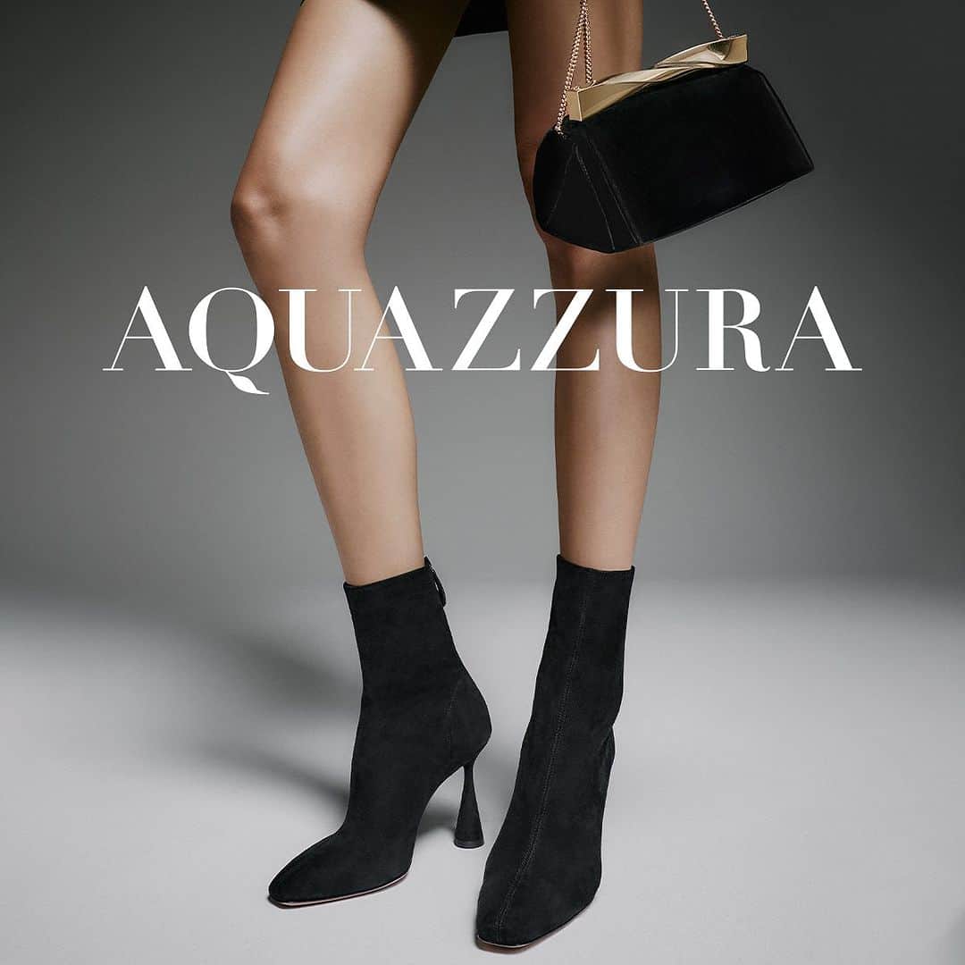 Aquazzuraのインスタグラム：「Trending: Textures. Elevate your tone-on-tone styling with dashes of suede and velvet, a subtle pairing unlike any other. Browse our new-in shoes and accessories at aquazzura.com  #aquazzura」