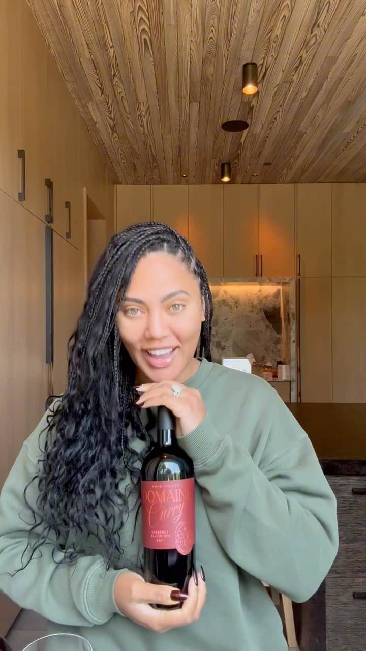 エイヨシャ・カレーのインスタグラム：「New Domaine Curry wines just dropped!  Join us to celebrate and hear from our co-founder @ayeshacurry to learn more.  Cabernet Sauvignon and Founders Blend will begin releasing to new subscribers on Monday November 13. Link is in bio for more information 🍷  #DomaineCurryWine #LaunchDay #NapaValley #CaliforniaWines #Femme31 #Prisonerwineco」