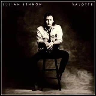中村松江さんのインスタグラム写真 - (中村松江Instagram)「今日の一曲はJulian Lennonで『Valotte』です✨ アルバム「Valotte」に収録。 ジュリアン・レノンが1984年にリリースしたデビューアルバムからのタイトル曲です✨ 彼の容姿を見た時に父親のジョン・レノンそっくりで衝撃的でした😄 (№1518) #歌舞伎 #中村松江 #julianlennon #valotte」11月2日 6時57分 - matsue_nakamuraofficial