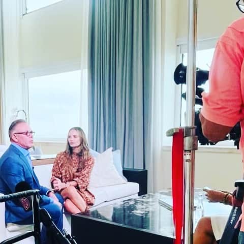 ガブリエル・アンウォーのインスタグラム：「It’s that time of year! @makeawishsfla Ball at the @interconmiami with @shareefmalnik Raising as many Wishes as we possibly can in one evening! @decodrivetv @shopdoen」