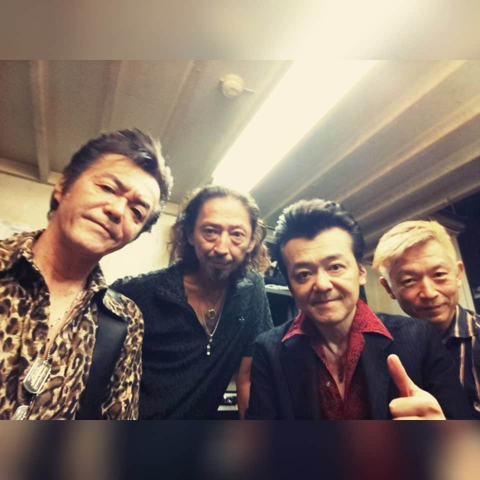 THE STREET BEATS（ザ・ストリート・ビーツ）のインスタグラム：「. ■オフィシャルサイト OKI’S DIARY #809 2023.11.1UP! 姫路、京都セットリストUP!  ぜひご覧ください!!  ■秋のツアー!!今週は11.4仙台ジャンクボックス、11.5盛岡グローブ!! 来週は11.11豊橋ノット、11.12神戸タイトラ!!ご来場お待ちしてます!!  ■DEBUT 35 YEARS TOUR｜BEST WISHES 2023 各地豪華なオープニングゲスト決定!!HPでご確認下さい!! 前売￥4500発売中!! 11.04(土)仙台 CLUB JUNK BOX 11.05(日)盛岡 GLOBE 11.11(土)豊橋 club KNOT ＊配信あり 11.12(日)神戸 太陽と虎 11.23(木祝)広島 SECOND CRUTCH 11.25(土)福岡 DRUM SON 12.02(土)名古屋 RAD SEVEN ＊配信あり 12.03(日)大阪 Music Club JANUS ★デビュー35周年YEAR FINAL★ 12.10(日)東京 新宿LOFT ＊配信あり 全公演｜前売￥4500発売中 当日￥5000　配信￥3000（10.21横浜、10.28姫路配信中。購入はHPで!）  ■デビュー35周年ライブDVD & CD『THANKS FIESTA』、ライブ会場にてNEWツアーグッズと共に発売中!!HPにて通販も受付中!!  ★NEW DVD『THANKS FIESTA -DEBUT 35 YEARS LIVE-』 ￥5000 ★NEW CD『THANKS FIESTA -DEBUT 35 YEARS LIVE-』 ￥3000 ★NEW[BEST WISHES]ツアーTシャツ黒　￥3500 （黒 / S、M、L、XL） ★NEW[BEST WISHES]ツアーTシャツ赤　￥3500 （赤 / S、M、L、XL） ★NEW[BEATSロゴ]トートバッグ　各￥2500  (黒、ナチュラル、ピンク、ターコイズ / 37㎝×36㎝×11㎝) ★NEW[BEATSロゴ]リストバンド　各￥1000 (黒、白、赤、黄、ピンク、青)  【口座名 / NEOVISION】 【口座番号 / 00180-8-655394】 ■価格は全て税込です。商品代金に返送手数料をプラスしてお払い込み下さい。 返送手数料は1点￥500、2点以上は￥1000です。 ■通販は【郵便振替】にて受け付けます。 郵便局備え付けの青い払込取扱票 (「電信」ではなく「通常払込」のもの)を使用し、 【通信欄】に希望商品名、数量（サイズ指定や色指定をお忘れなく）、 【ご依頼人】の欄に郵便番号、住所、氏名、電話番号を 丁寧にご明記のうえ【商品代金合計＋返送手数料】をお払い込み下さい。 商品1万円以上ご購入で直筆サインプレゼント!!詳細はHPでご確認下さい!!  ■BASSエンリケ主催『蜂の四十年 俺のROCK自由祭』開催決定! BARBEE BOYSのデビューから40年、最年少エンリケが2024年ついに還暦を迎えます。 この40年の音楽人生をギュッと凝縮した濃厚な時間をお楽しみください。Let’s Grow Old Together!!  出演｜ENRIQUE with FRIENDS (ベミーズ/THE☆歌謡ROCKERS/RiQUEEN) THE STREET BEATS｜いまみちともたか High Time GUEST｜杏子/山本恭司(BOWWOW G2、ex-VOW WOW、WILDFLAG)/ うじきつよし(子供ばんど)/永井真理子/MAGUMI (Lä-ppisch)/Keith(ARB)  2024年2月3日(土) 川崎クラブチッタ 開場16:00｜開演17:00 前売¥5500｜当日¥6500ドリンク別 詳細はHPで!!  #thestreetbeats #ストリートビーツ」