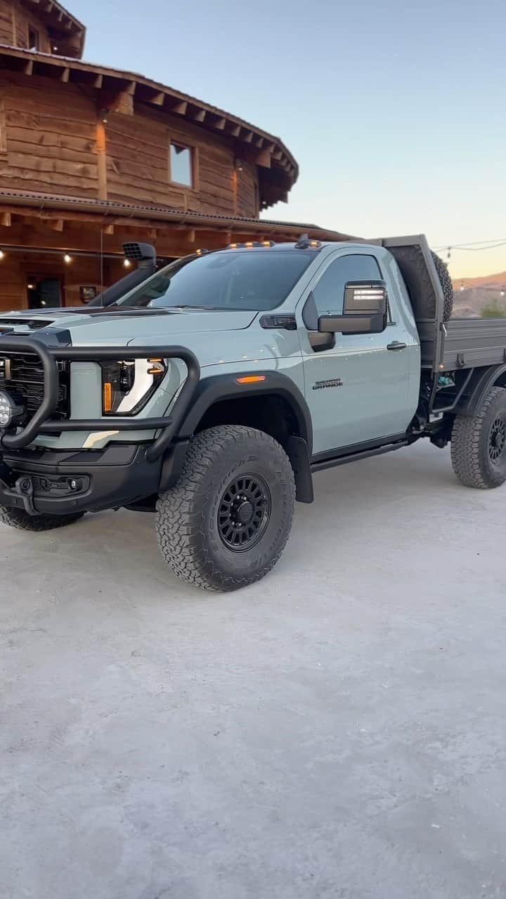 Truck Hubのインスタグラム：「Who else is excited to see more Aussie style builds in the US? 🙋🙋🙋 @zachary_diehl  - #diesel #truck #australia #powerstroke #duramax #powerstroke #cummins #ford #dodge #chevy」
