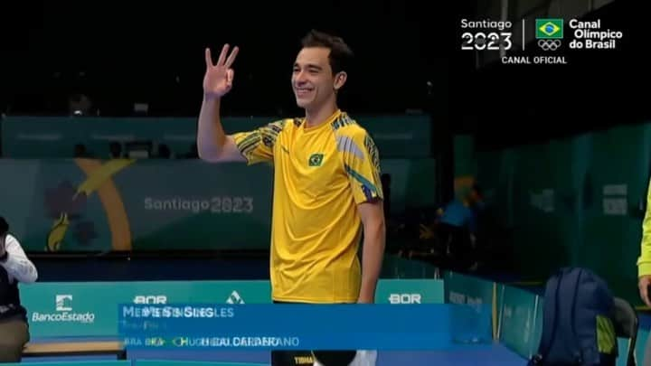 ウーゴ・カルデラノのインスタグラム：「O PONTO DO OURO! 🥇  Hugo Calderano faz grande jogo e derrota Andy Pereira 🇨🇺 para ser tricampeão pan-americano no simples masculino em Santiago 2023!  Vitória por 4 sets a 0 (11/3, 11/8, 11/5 e 11/4)  ATUAÇÃO DE GALA! 🇧🇷  ▶️: YouTube.com/TimeBrasil 📺: canalolimpicodobrasil.com.br  #TimeBrasil #TimeBrasilEmSantiago #Santiago2023 #TênisDeMesa」