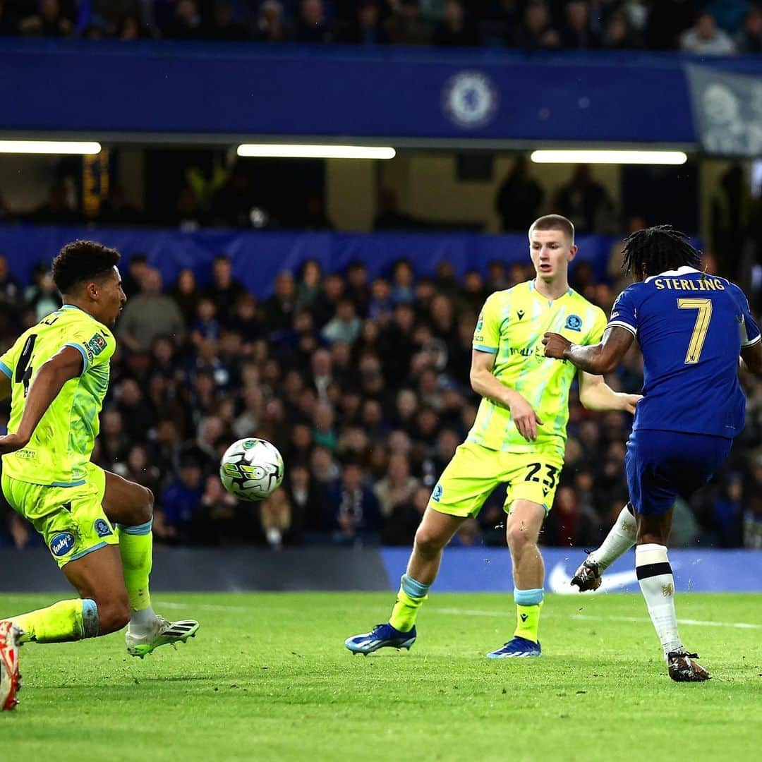 ラヒーム・スターリングさんのインスタグラム写真 - (ラヒーム・スターリングInstagram)「Quarter Finals ✅🤟🏽」11月2日 7時24分 - sterling7