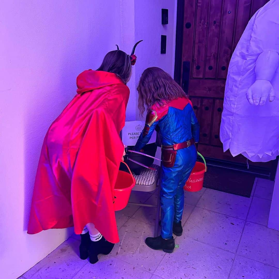 A.J.さんのインスタグラム写真 - (A.J.Instagram)「Couldn’t have been happier to spend Halloween with these two little monkeys of mine! Hope yours was spooky and sweet everybody, Happy Halloween!!!」11月2日 7時18分 - aj_mclean