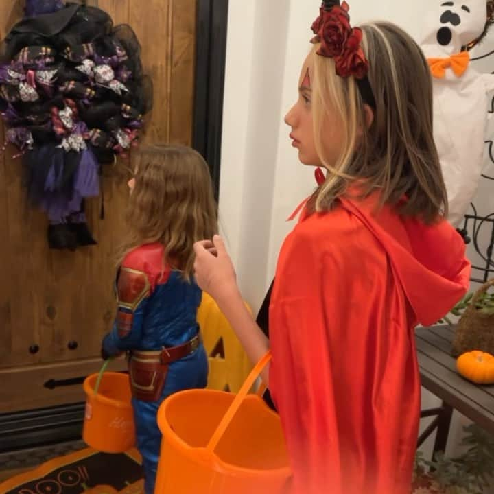 A.J.のインスタグラム：「Couldn’t have been happier to spend Halloween with these two little monkeys of mine! Hope yours was spooky and sweet everybody, Happy Halloween!!!」