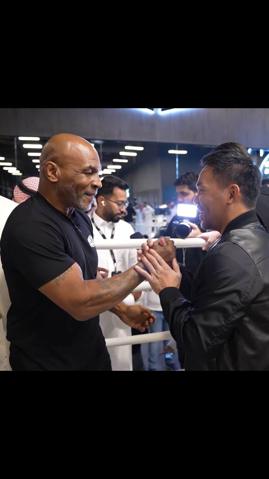 マニー・パッキャオのインスタグラム：「Awesome night at the grand opening of Mike Tyson’s newest venture – the Mike Tyson Boxing Club! 🥊🥇 #RiyadhSeason @miketyson @miketysonboxingclub @turkialalshik」