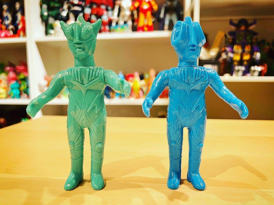 のインスタグラム：「パラレルマンの新色素体がかなり良い色😊  #アニトイ  #anitoy #パラレルマン #sofvi #sofubi #softvinyl #softvinyltoy #softvinyltoys #sofubitoys #sofvitokyo #ソフビ #ソフトビニール #ソフビ人形」