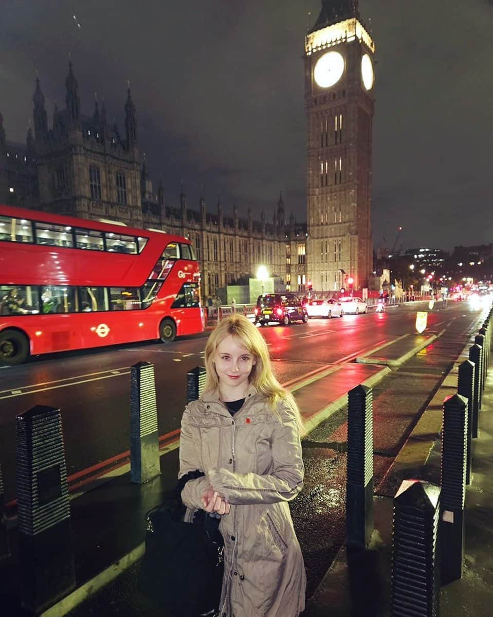 ジェマ・ルイーズのインスタグラム：「Big Ben久しぶりに会った良かった！🇬🇧 It has been a long time since I last met Big Ben! #bigben #ビッグベン #ロンドン #london #uk #イギリス」