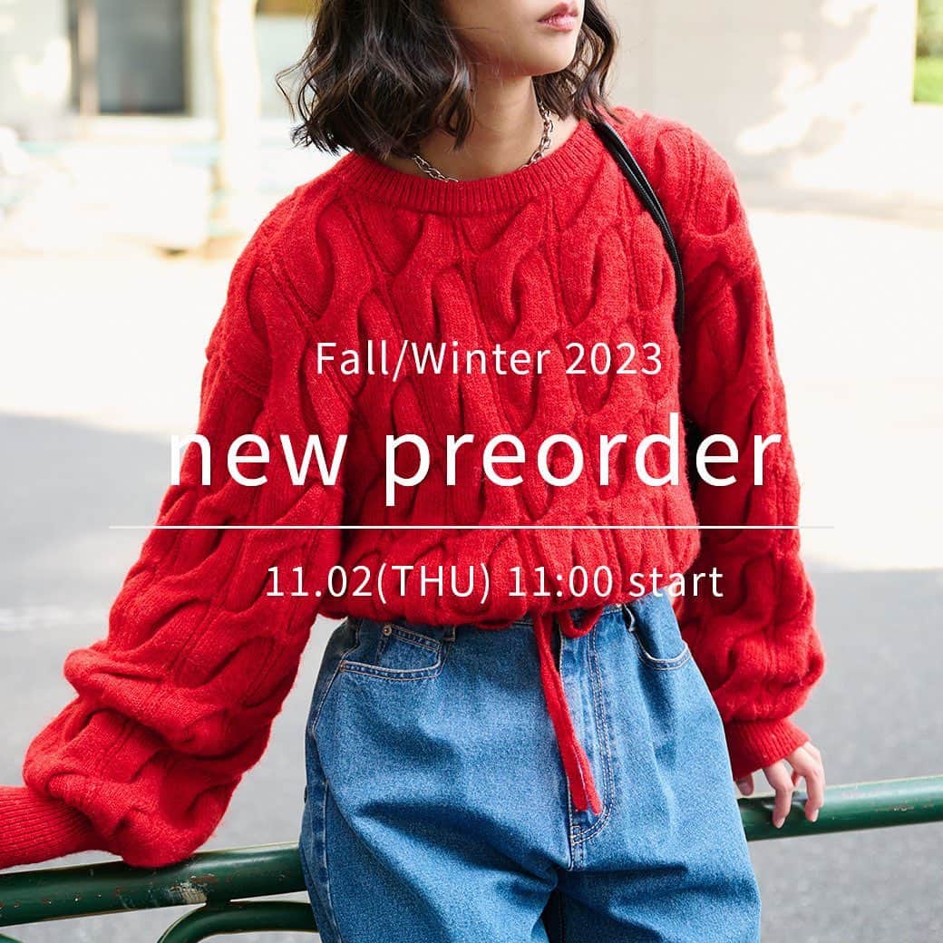 Free's Martのインスタグラム：「【 new pre order 】  11/2(thu) - 新作先行予約がスタート！  ▼pick upアイテム▼  ◾️ ウール混ツイストショート丈ドロストニット 1313270070 size:fr color:gray/oatmeal/moca/red price：¥(tax in）  🏷商品詳細は商品タグ、又はプロフィール欄のURLをご確認ください。  ＿＿＿＿＿＿＿＿＿＿＿＿＿＿＿＿  【オフィシャルサイト限定 ステージ別クーポン】 最大¥2,500OFFクーポンプレゼント！ 新規ご登録でも¥1,000OFFクーポンをGET✨  トレンドアイテムをカジュアルに提案✨公式Instagramのフォローよろしくお願いいたします😊 @frees_mart  #freesmart #フリーズマート   #秋 #秋コーデ #冬 #冬コーデ  #カジュアル #大人カジュアル #大人シンプル#大人可愛い  #シンプル #シンプルコーデ #トレンド #トレンドコーデ #お出かけ #お出かけコーデ #プチプラ #プチプラコーデ  #ニット #ニットコーデ #ショート丈ニット #カラーニット #ショート丈ニットコーデ #カラーニットコーデ #ドロストニット #ドロストニットコーデ #デニム #デニムコーデ #低身長コーデ #高身長コーデ」