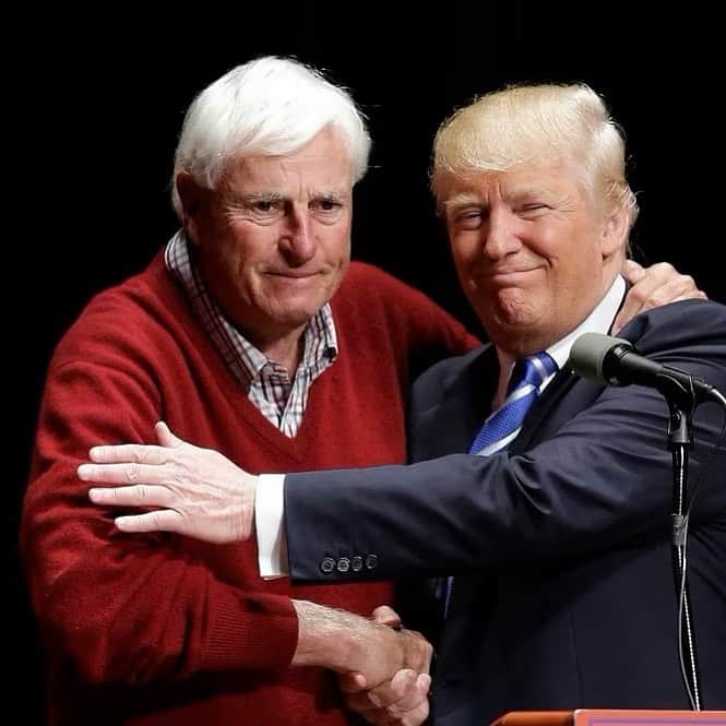 ドナルド・トランプのインスタグラム：「The World just lost an incredible person, the Great Bobby Knight. He was not just an award-winning and record-breaking Coach, he was loyal to his Players, to his State, and to our Country—Tough as nails, but a big heart. When he Endorsed me, it was like the whole Great World of Indiana opened up happy and wide. Our hearts and prayers are with his wonderful wife Karen and Sons, Tim and Pat—Their Father was a great man!」