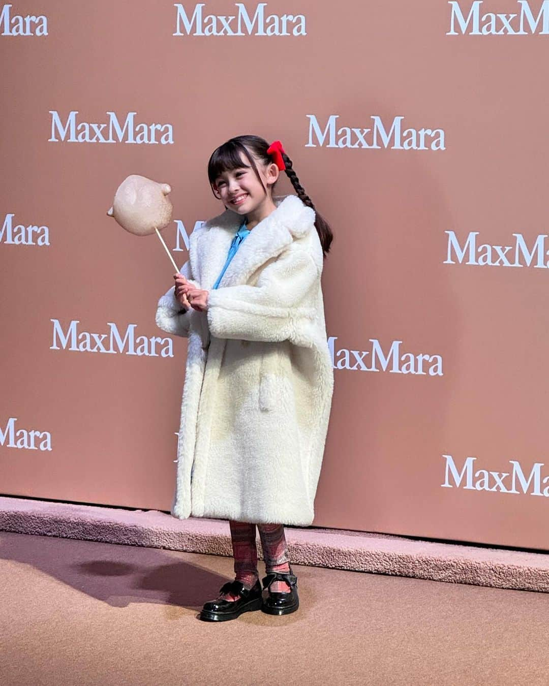 アレン明亜莉クレアさんのインスタグラム写真 - (アレン明亜莉クレアInstagram)「🤍🧸🤍  【MaxMara「TEDDY10」10周年記念イベント】  六本木ヒルズアリーナで行われたMaxMaraのイベントに参加しました〜☺️  かわいいホワイトのモコモコのテディベアコートを着用🧸  クマのコットンキャンディやかわいいクマのクレーンゲーム、スケートリンクもありますよ！！  大屋根プラザで開催されるポップアップストアは11月15日までです🧸🎵  @maxmara   #MaxMaraTeddyTen #MaxMara #maxmara #maxmarateddyten #pr #2年生 #ハーフモデル #モデル #テディベアコート」11月2日 8時33分 - mary.2015c