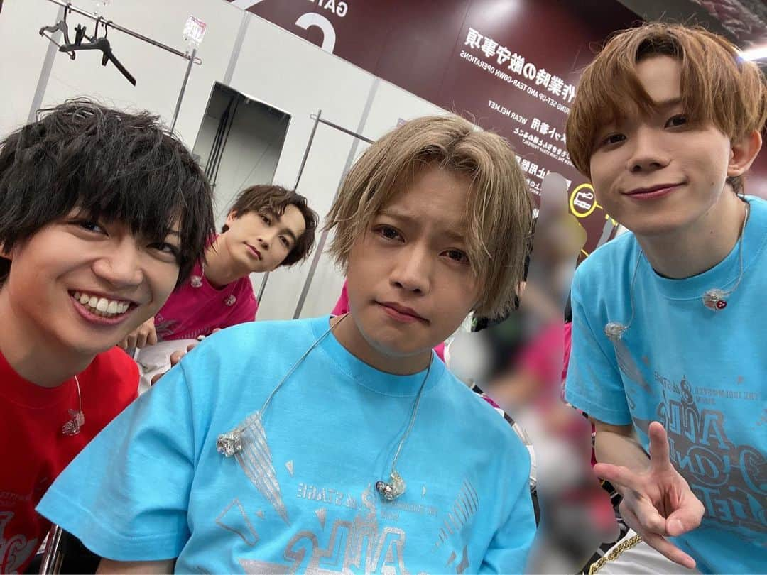 千葉翔也さんのインスタグラム写真 - (千葉翔也Instagram)「日曜日はKアリーナお疲れ様でした！  #SideM #野上翔 #永塚拓馬 #渡辺紘  #たけおくん笑って #大塚剛央   #伊瀬結陸  #宮﨑雅也   #表情のバランス合わない人たち #堀江瞬 #高塚智人 #中島ヨシキ #伊東健人  #瞬笑って  #榎木淳弥   #千葉翔也」11月2日 19時29分 - shoya_chiba_official