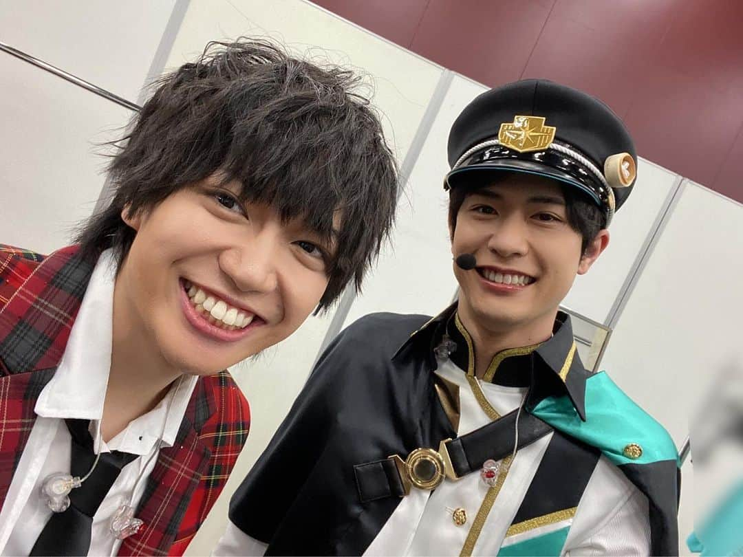 千葉翔也さんのインスタグラム写真 - (千葉翔也Instagram)「日曜日はKアリーナお疲れ様でした！  #SideM #野上翔 #永塚拓馬 #渡辺紘  #たけおくん笑って #大塚剛央   #伊瀬結陸  #宮﨑雅也   #表情のバランス合わない人たち #堀江瞬 #高塚智人 #中島ヨシキ #伊東健人  #瞬笑って  #榎木淳弥   #千葉翔也」11月2日 19時29分 - shoya_chiba_official