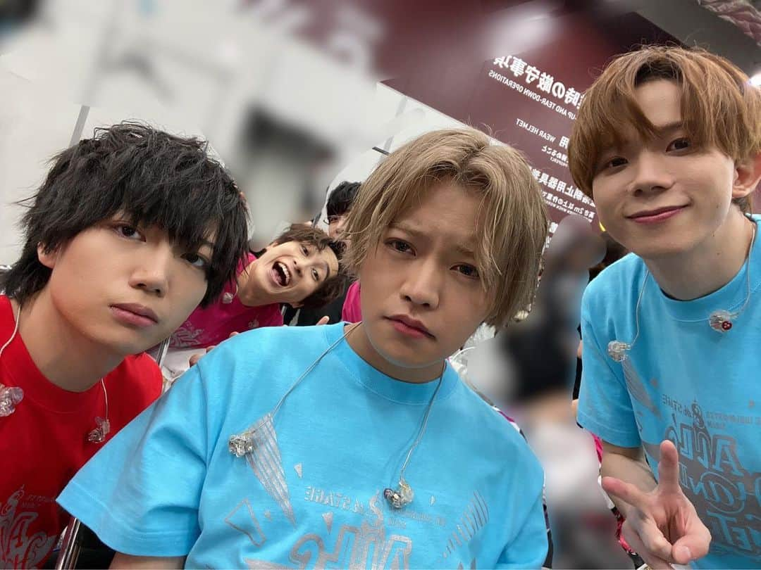 千葉翔也さんのインスタグラム写真 - (千葉翔也Instagram)「日曜日はKアリーナお疲れ様でした！  #SideM #野上翔 #永塚拓馬 #渡辺紘  #たけおくん笑って #大塚剛央   #伊瀬結陸  #宮﨑雅也   #表情のバランス合わない人たち #堀江瞬 #高塚智人 #中島ヨシキ #伊東健人  #瞬笑って  #榎木淳弥   #千葉翔也」11月2日 19時29分 - shoya_chiba_official