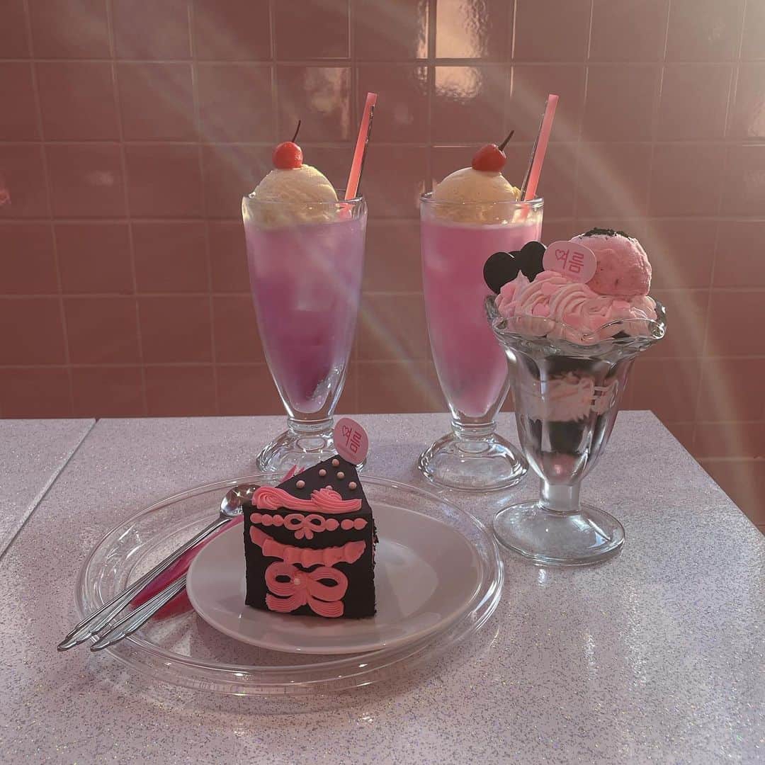 村田実果子のインスタグラム：「原宿で一番可愛いケーキ屋さん🍰 @yolumbirthday」