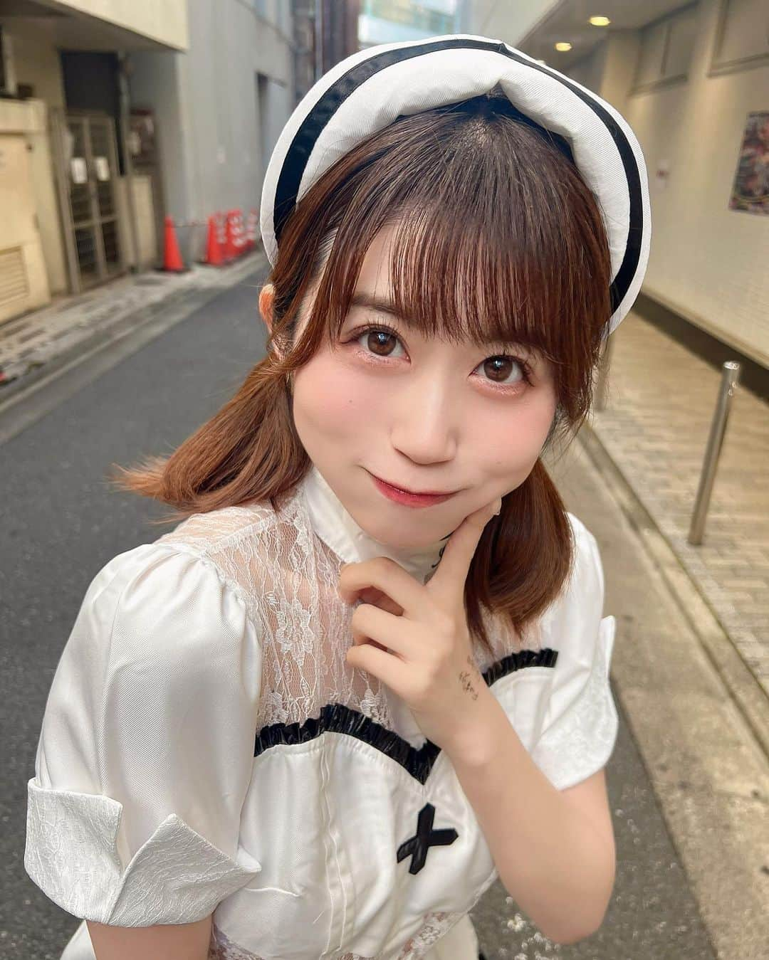 有川結女さんのインスタグラム写真 - (有川結女Instagram)「今日はどうしたの？💉💓  #halloween #ハロウィン#ナース #ハロウィンコスプレ #ナース #アイドル #ボブ #ベージュカラー #ヘアアレンジ #ツインテール #cute #」11月2日 17時59分 - yume_arikawa0804