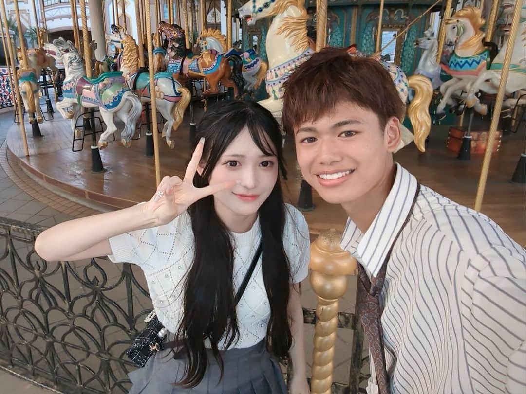 今日好き　公式アカウントさんのインスタグラム写真 - (今日好き　公式アカウントInstagram)「テーマパークでのオフショット🎡  旅は中盤に突入。 大きくなる気持ちと 揺れ始める恋心...🥺💞  みんなは誰の恋が特に気になる？ コメントで教えてね📝  ━ ━ 𝗠𝗘𝗠𝗕𝗘𝗥 ━ ━  #アンジーひより ( ひより ) @a.hiyori_0407 #大竹愛美 ( あみ ) @ami_22083 #永松芽麗 ( めいり ) @meiri_02 #ゆあん ( ゆあん ) @yu_2006_1103 #吉田羽花 ( わか ) @waka.yoshida_  #呉愁真 ( しゅうま ) @kure_shuma #富口大夢 ( ひろむ ) @bigdream2008 #林奇跡 ( きせき ) @h__kiseki #矢口昂歩 ( たかと ) @baretakunai_18 #古沢わつらふ ( わつらふ ) @vvatsw  ━ ━ ━ ━ ━ ━ ━ ━  #今日好きになりました #今日好き台北編 #今日好き #台北編 #jkブランド #jk1 #jk2 #jk3 #LJK #jkの素敵な思い出 #jkにしかできないこと #青春 #アオハル #恋愛 #海外旅行 #台湾旅行 #台湾 #台北 #Taiwan」11月2日 18時00分 - kyousuki_official