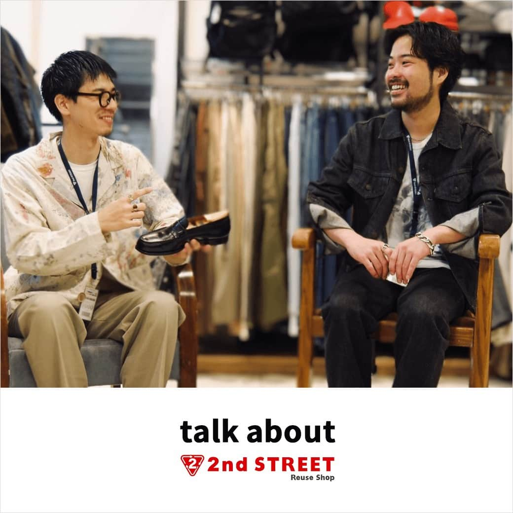 2ndSTREET/セカンドストリートさんのインスタグラム写真 - (2ndSTREET/セカンドストリートInstagram)「\古着の町、高円寺店を巡る！/ 全国に店舗を展開しているセカンドストリート。 販売している商品はほとんどがその店舗で買取を行っているため、商品のラインナップは店舗によって様々。地域の人柄が強く反映されています。  では、あの街のセカンドストリートってどんなお店？ 逆に、セカンドストリートがあるあの街は、どんな街？  今回は古着の町、高円寺のセカストを巡ります！  詳細はハイライト「talk about」よりご覧ください。  #セカスト #セカンドストリート #2ndstreet #talkabout2ndstreet #talkabout  #トークアバウト #リユース #reuse #リユースショップ #reuseshop #2ndhand #古着 #ブランド古着 #古着屋 #インタビュー #スタッフ紹介 #店舗紹介 #WEB買取 #オンライン買取 #セカスト買取  #宅配買取 #セカンドストリート買取」11月2日 18時00分 - 2ndstreet_official