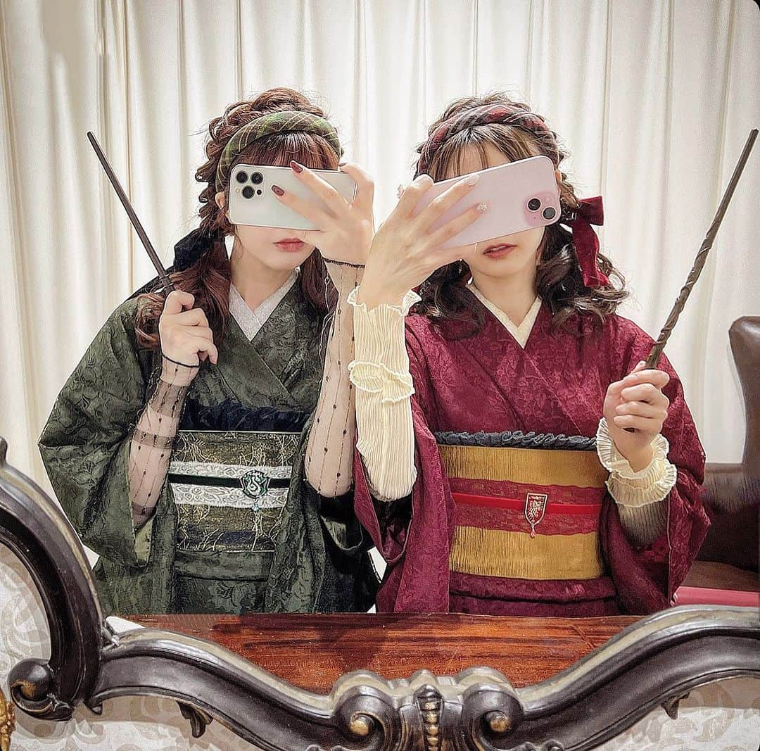 たんりいさんのインスタグラム写真 - (たんりいInstagram)「. . @m_i_zun と @village_tokyo で ハリポタコーデしてきたっ🧙🔮🪄✨  チェックの色違いカチューシャ で双子がめちゃクチャ可愛くて〜🫶💓 これきてユニバ行きたいレベル🥹💭💭  みーずん寮分け動画️❤️💚💙💛 近々 @village_tokyo に上げるから たのしみにしてて〜😏😏✨✨✨  #浅草着物レンタル #浅草着物レンタルvillage #着物レンタル浅草 #着物レンタル #浅草観光 #harrypotter #ハリーポッター #ハリーポッターコーデ #ハリポタコーデ」11月2日 18時19分 - tanrii97