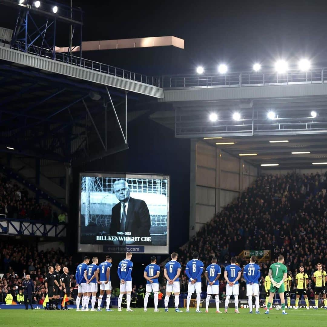 アシュリー・ヤングさんのインスタグラム写真 - (アシュリー・ヤングInstagram)「Firstly RIP Mr Chairman, that was for you last night 🙏🏾💙   Secondly into the next round with a Clean Sheet and a Poachers Finish😉⚽️🤘🏾🍷」11月2日 18時13分 - youngy_18