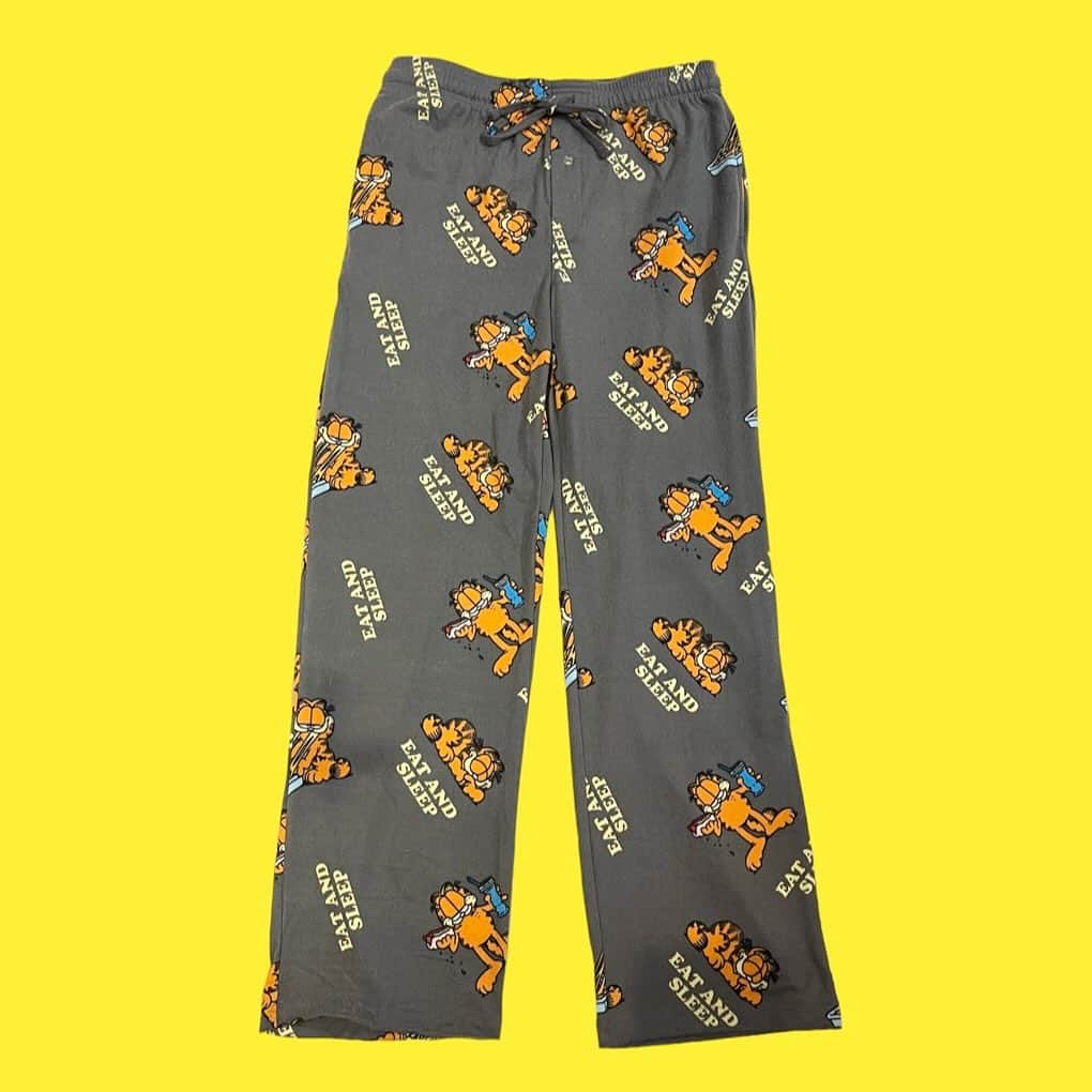 おもちゃやSPIRALのインスタグラム：「GARFIELD パジャマパンツ入荷しました🐈  Size M」