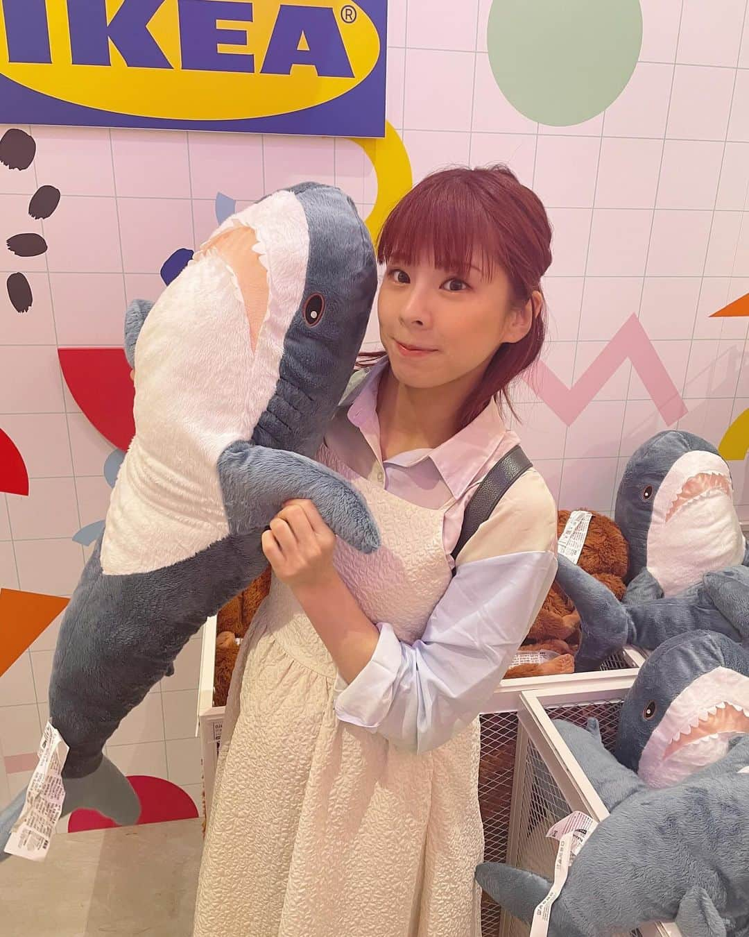 桜花りなさんのインスタグラム写真 - (桜花りなInstagram)「【IKEA】 原宿にあるIKEAにふらっと寄って 可愛いサメ🦈に一目惚れ〜♡♡ ふわふわで可愛いかった…/// ・ ・  #IKEA  #原宿  #マタニティー」11月2日 18時37分 - xxyuricornxx