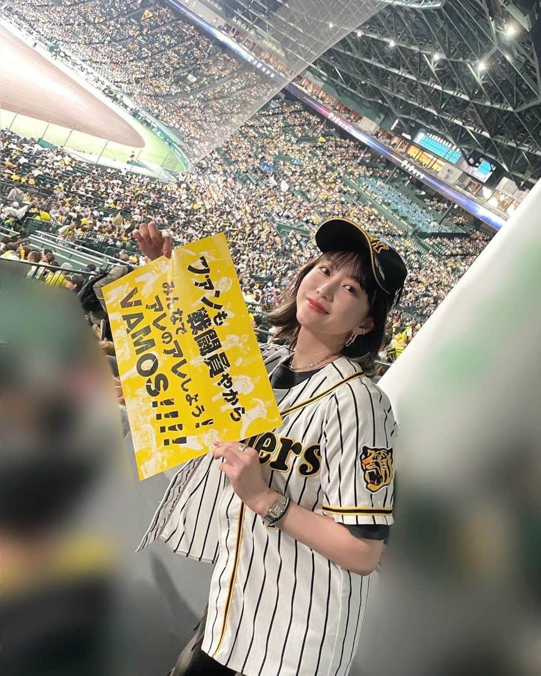 津田麻莉奈さんのインスタグラム写真 - (津田麻莉奈Instagram)「日本シリーズ第5戦🐯 中1日で甲子園に来ています。 生観戦できることに心から感謝です🥹🙏✨  絶対勝つぞタイガース！！！  #甲子園 #日本シリーズ #阪神ファン #まりなる #津田麻莉奈」11月2日 18時32分 - tsudamarinal