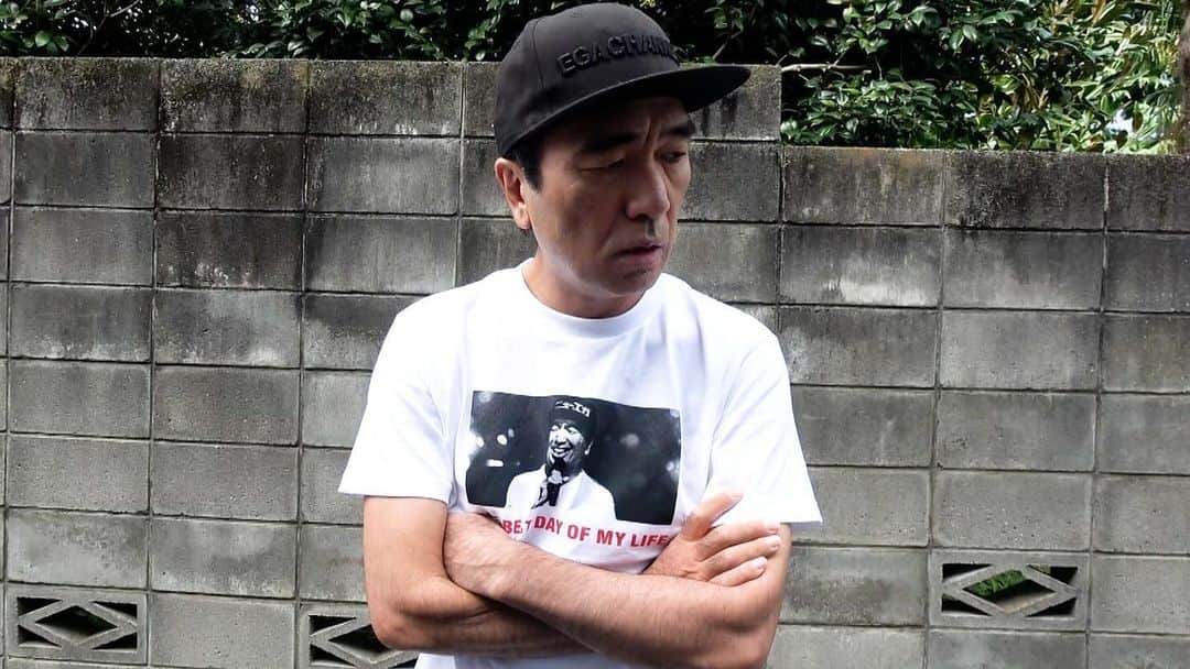 江頭2:50のインスタグラム：「今夜のエガちゃんねるは‼️  「実は一つ、心配事を抱えています…。」  深夜2:50公開です！ お楽しみに！  youtube.com/@EGA-CHANNEL?s…  ブリーフ団より」