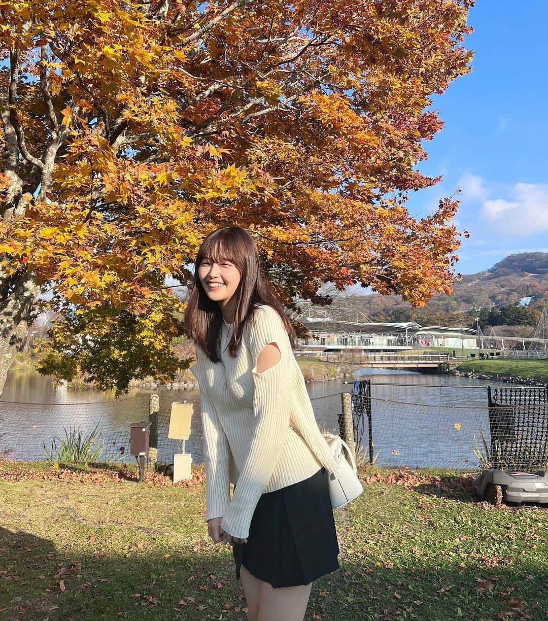 森日菜美さんのインスタグラム写真 - (森日菜美Instagram)「秋だねぇ11月だねぇ🍂 前髪のーびた！」11月2日 18時46分 - hinami_mori