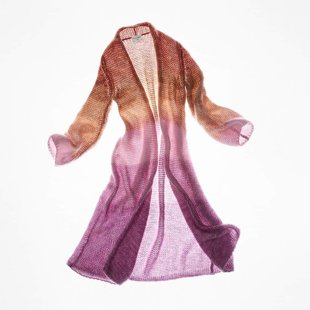 フォルテフォルテのインスタグラム：「warm chocolate hues turns into aristocratic lilac nuances, the forte_forte mohair coat envelopes in a soft and delicate hug revealing a timeless femininity. #forte_forte #aw23 #musa #autunno #gracefulness #dreams #nymph #contemporary #handmade #freedom #energy #nature #poetic #feminine #fluid #passion #madeinitaly」