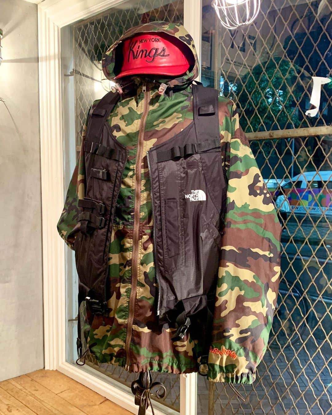 birthdeathのインスタグラム：「New Arrivals  2014 THE NORTH FACE “STEEP TECH” hydro heli vest - size L  00’s SUBWARE camouflage nylon hooded jacket - size L  2007 Supreme × Starter “NEW YORK KINGS” red leather snapback cap  #newyorkkings #subware #thenorthface #steeptech  #helivest #birthdeathmens  #birthdeath #vintage #shibuya」