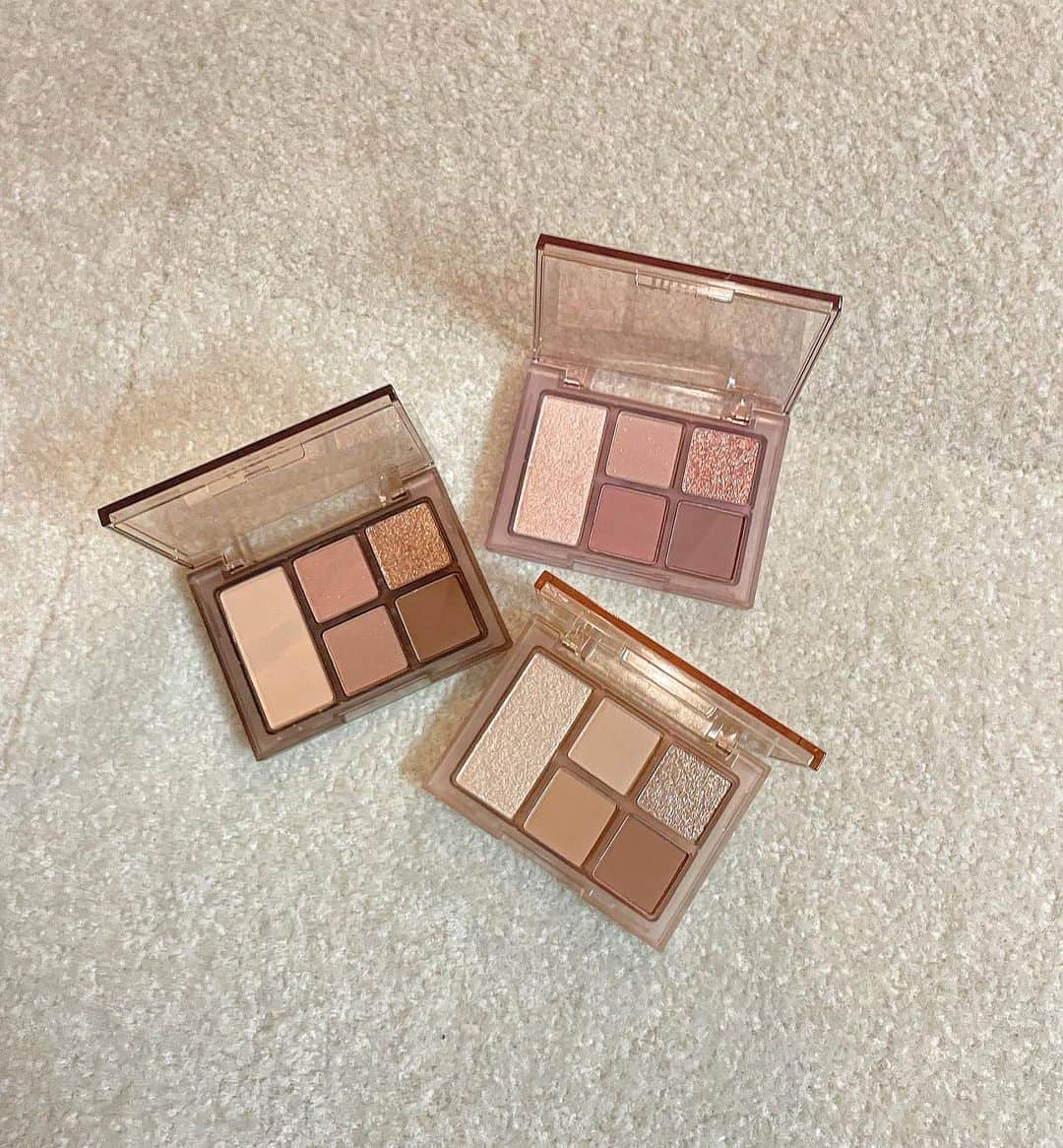 木部明美のインスタグラム：「・ ⁡ #愛してやまないコスメ ⁡ @hince_official_jp  ALLROUND EYE PALETTE オールラウンドアイパレット ⁡ シャドウだけじゃなく、チークやハイライトにも✨ ⁡ 捨て色がなくてとっても使いやすい〜😻😻 コンパクトで持ち運びにも便利です♡ チェックしてみてください！  ⁡ #hairmake#make#hair#きべヘアー#きべメイク#🍡」
