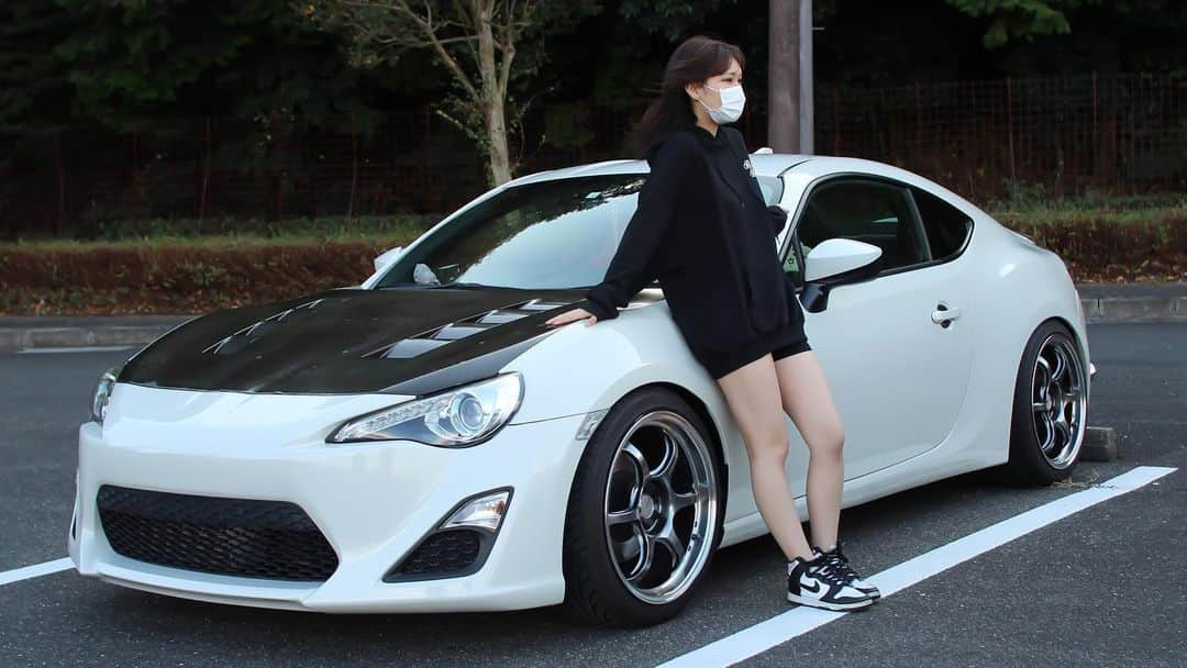 テレスのインスタグラム：「本日この後19時より動画公開です😊  #愛車紹介#テレス#86#zn6#gt86#toyota#車好き女子#車女子#cargirl #mt女子#スポーツカー女子」